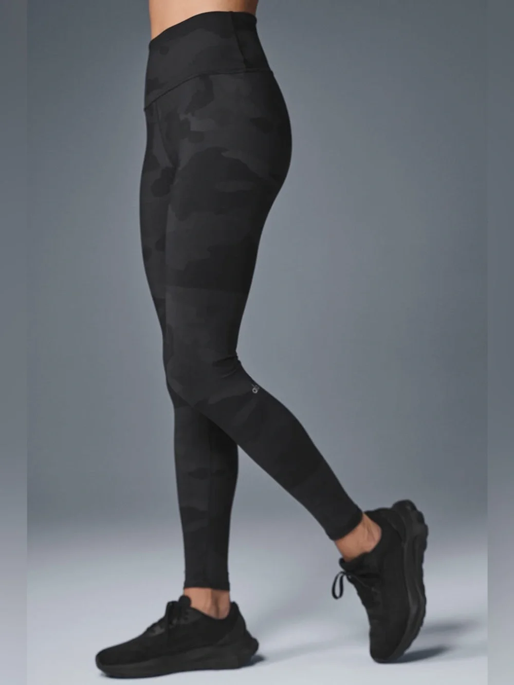 Alo yoga high waist camo vapor leggings medium